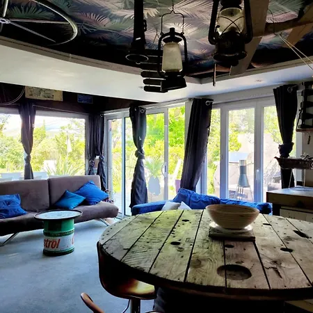 Holiday home La Atypique